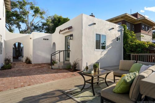 2824 Chatsworth Blvd, San Diego CA  92106-1462 exterior
