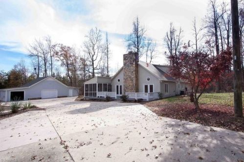 5009 Asa Ln, Greensboro, NC 27406-8892