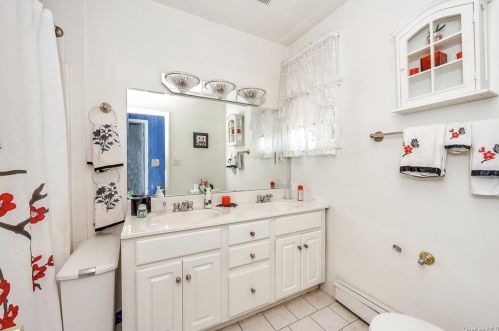 47 Malcolm St, Crotonville NY  10562-3241 exterior