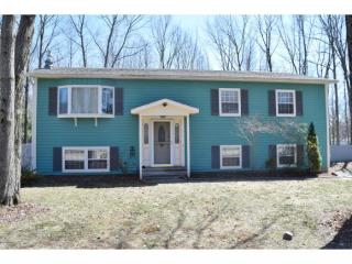 142 Oak Cir, Colchester, VT 05446-5813