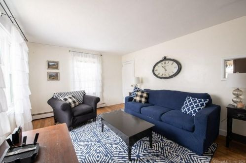 377 Queen St, Bridgeport CT  06606-3432 exterior