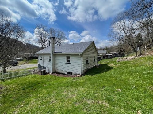 1119 Wills Ave, New Kensington PA  15068-3830 exterior