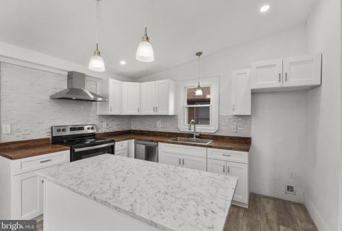 252 Greenwich Ave, West Deptford NJ  08066-2229 exterior