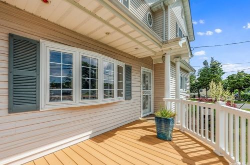 840 14th St, Babylon, NY 11704-3133
