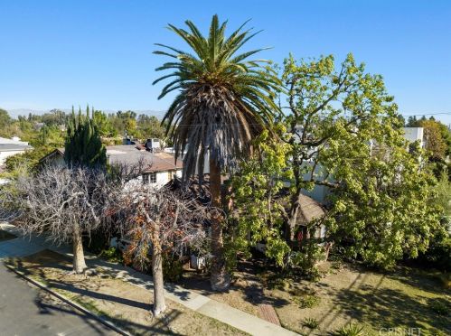 12227 Moorpark St, North Hollywood, CA 91604-1204