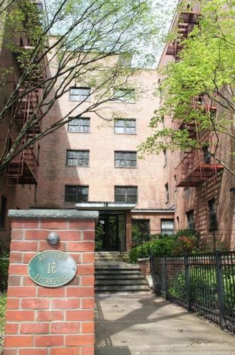 51 White Oak St, New Rochelle NY  10801-1714 exterior