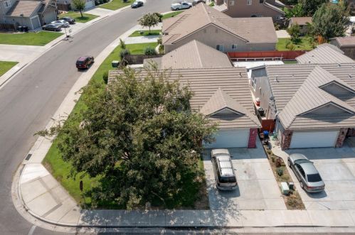 1429 Emerald Dr, Livingston CA  95334-9490 exterior