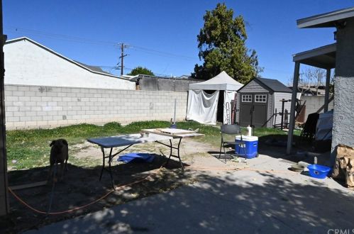 8209 Olanda St, Paramount CA 90723-2721 exterior