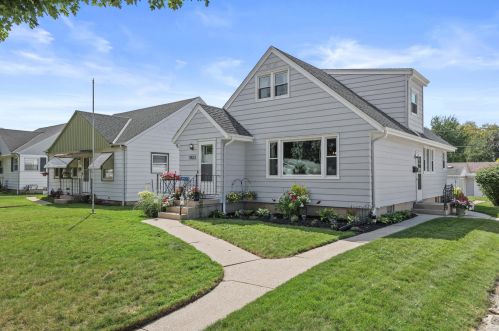 3923 Logan Ave, Milwaukee, WI 53207-4549