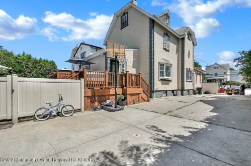 121 Avenue A, Bayonne NJ  07002-1255 exterior