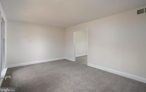 5 Hoot Owl Dr, Erial NJ  08081-9325 exterior