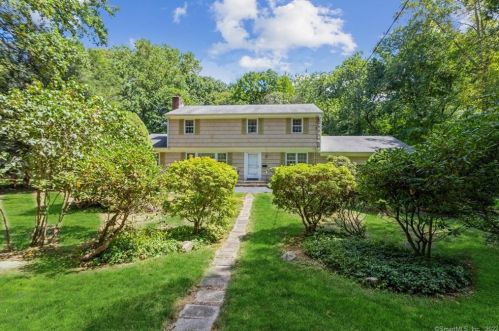 155 East Ln, Stamford, CT 06905-3949