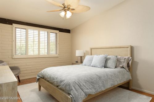 2106 Camino El Ganado, Tucson AZ  85718-4108 exterior