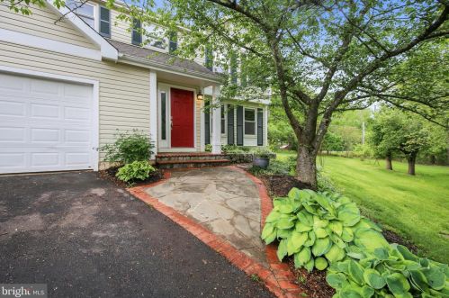13419 Hidden Meadow Ct, Herndon, VA 20171-4026