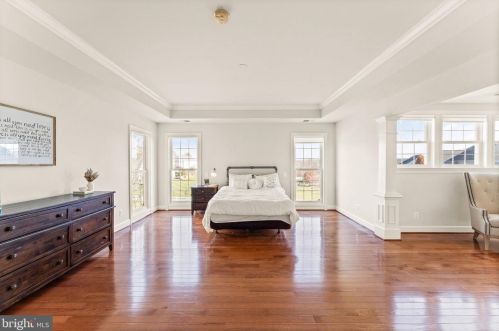 20906 Mcintosh Pl, Leesburg VA  20175-6372 exterior