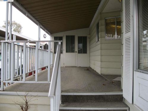 29425 New Hampshire Way, Hayward CA  94544-6459 exterior