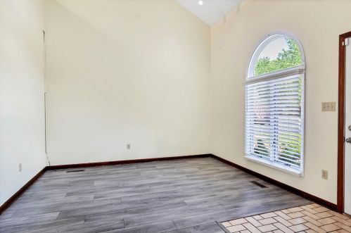 1815 Springvale Dr, Crown Point IN  46307-1083 exterior