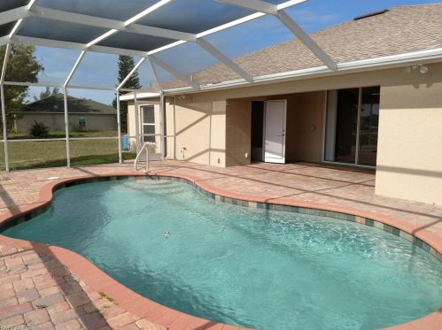 621 7th Ave, Cape Coral, FL 33909-0020