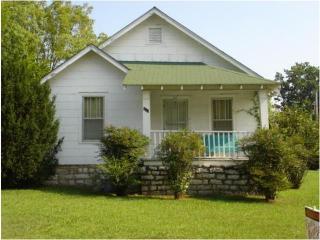 111 Maplewood Dr, Shelbyville TN  37160-4122 exterior