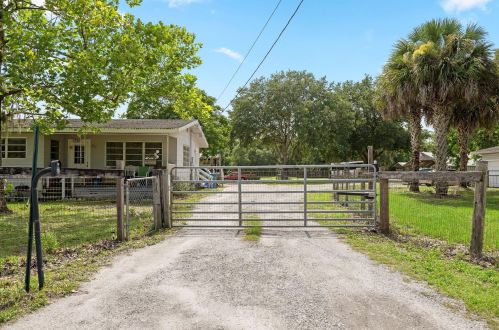 1328 Spring Garden Ranch Rd, De Leon Springs, FL 32130-3424