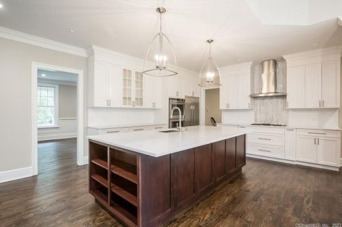18 Deep Spring Ln, Stamford, CT 06907-1102