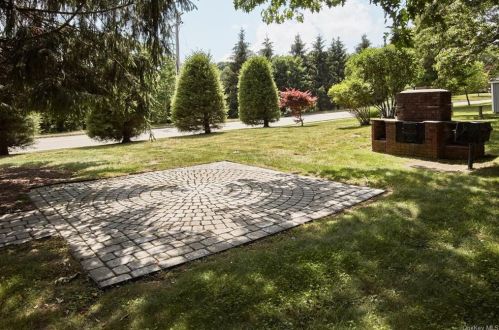 9 Crescent Ave, Warwick NY  10990-1047 exterior
