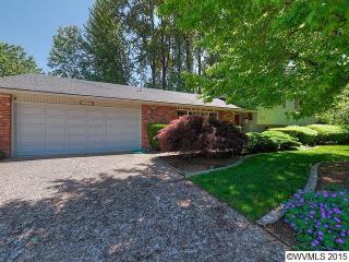 6606 Doral Dr, Salem, OR 97306-2459