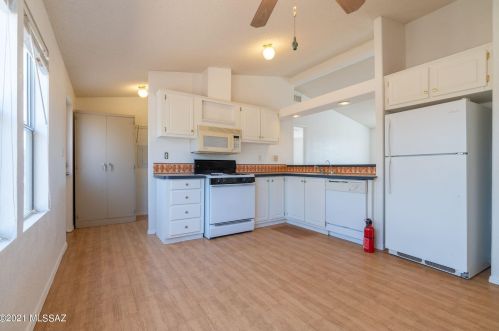 6270 Sundown Rd, Tucson, AZ 85743-9713