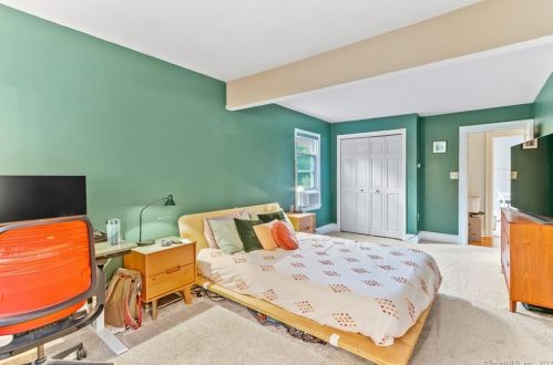 24 Clover St, Middletown CT  06457-5219 exterior