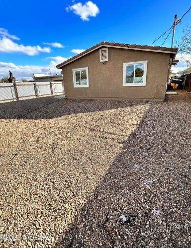 1630 Ontario St, Tucson, AZ 85745-2338