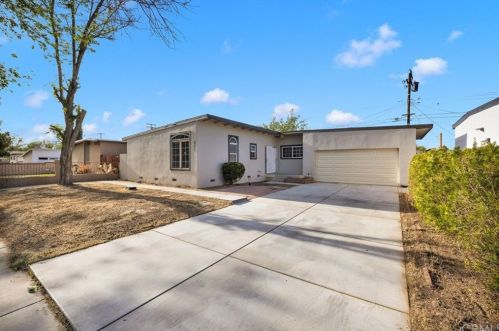 857 Holguin St, Lancaster, CA 93534-1527