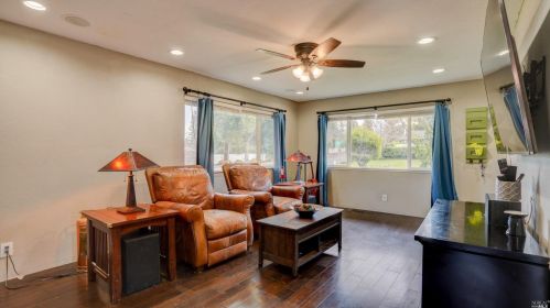 245 Wykoff Dr, Vacaville CA  95688-3546 exterior