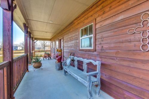 6719 H Lively Rd, Ponder, TX 76259-8844