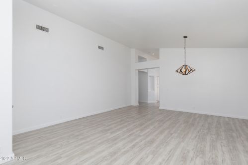 7251 Lakeview Ave, Mesa, AZ 85209-4910