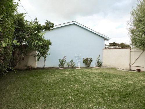 2277 San Vicente Ave, Long Beach CA  90815-2153 exterior