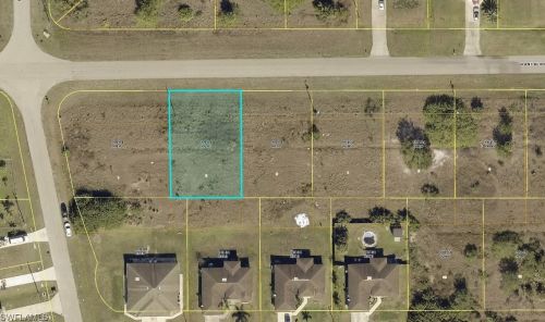 404 Grant Blvd, Lehigh Acres, FL