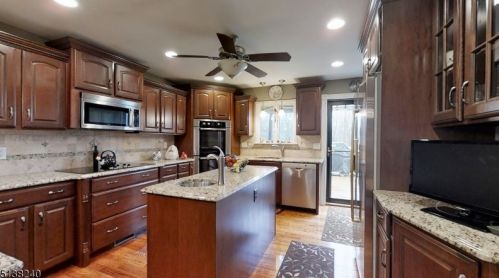 434 Buckhorn Dr, Belvidere NJ  07823-2707 exterior