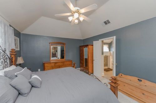 2112 Huron Cir, Denton TX  76210-2951 exterior