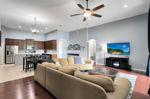 2424 Pond Cove Way, Apopka FL  32712-4886 exterior