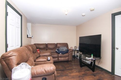 103 3rd Ave, Newark NJ  07104-2708 exterior