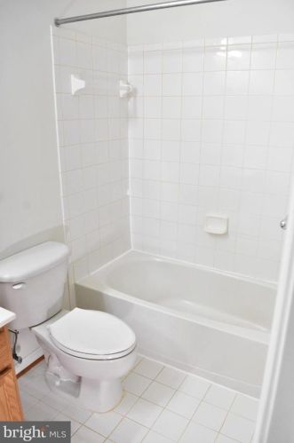 6807 Sabbarton Pl, Gainesville VA  20155-6226 exterior