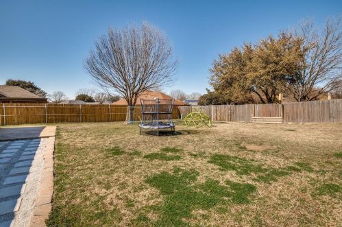 6705 Wayfarer Trl, Fort Worth TX  76137-1662 exterior