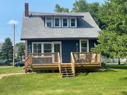 201 Baldwin St, Augusta, WI 54722-9204