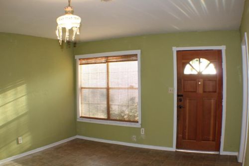 3545 Livingston Ave, Fort Worth, TX 76110-4827
