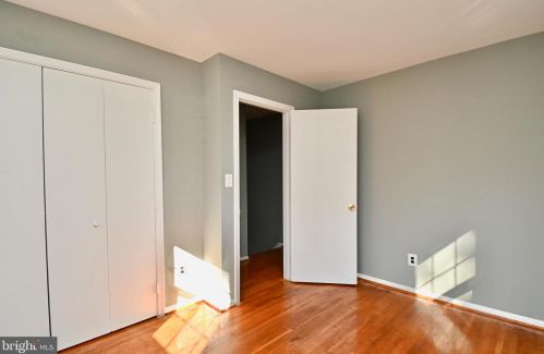 6153 Roxbury Ave, Springfield VA  22152-1625 exterior