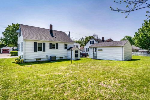 8 Elmview Cir, Dover, NH 03820-4110