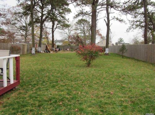 60 Patton Ave, Wheatley Heights NY  11798-4211 exterior