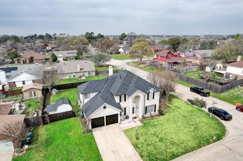 2213 Brooklake St, Denton TX  76207-1623 exterior