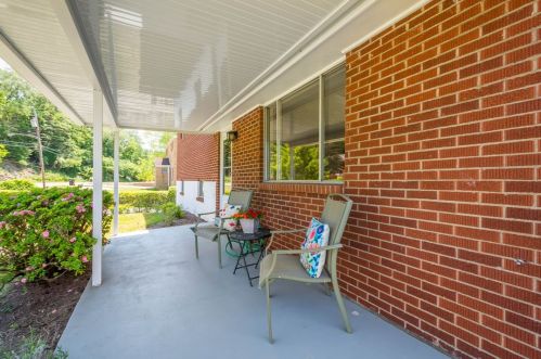 111 Amity Rd, Glenshaw, PA 15116-1003