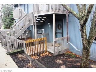 255 Portage Lakes Dr, Akron, OH 44319-2394